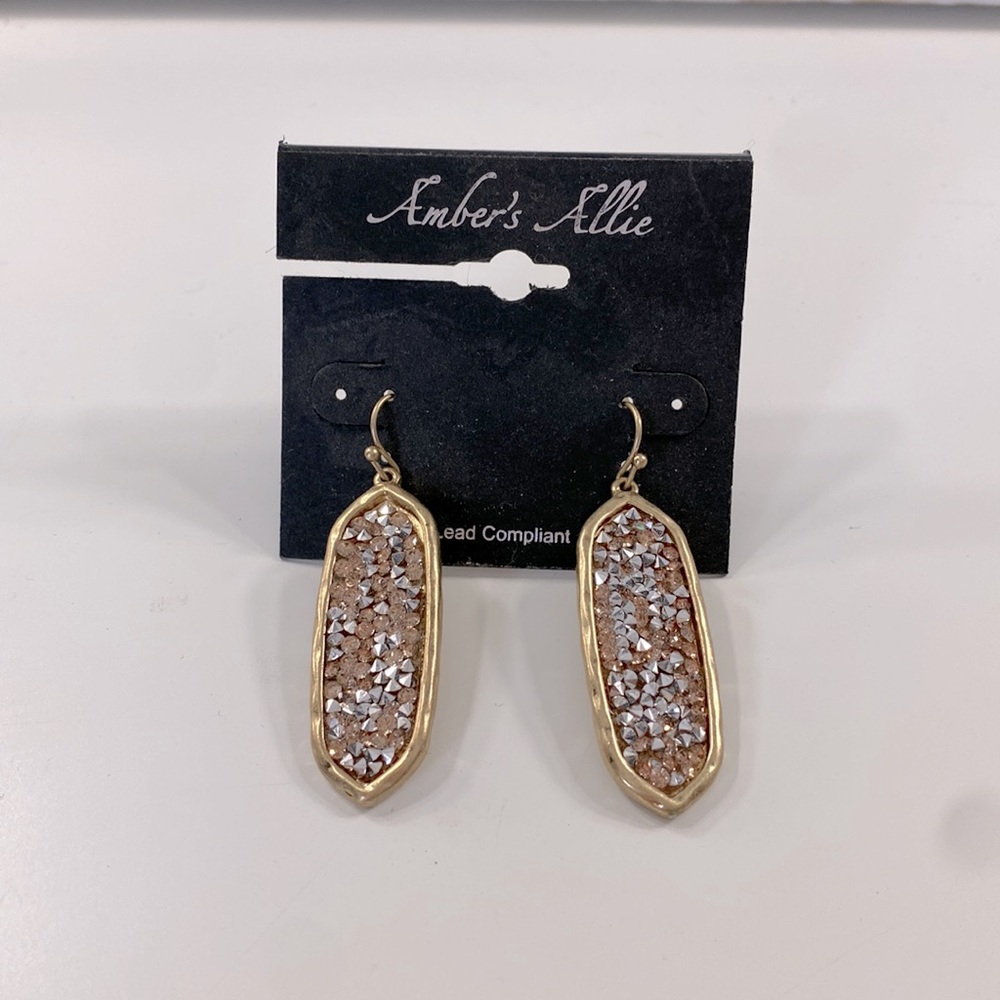 Amber’s Allie Gold Hanging Earrings